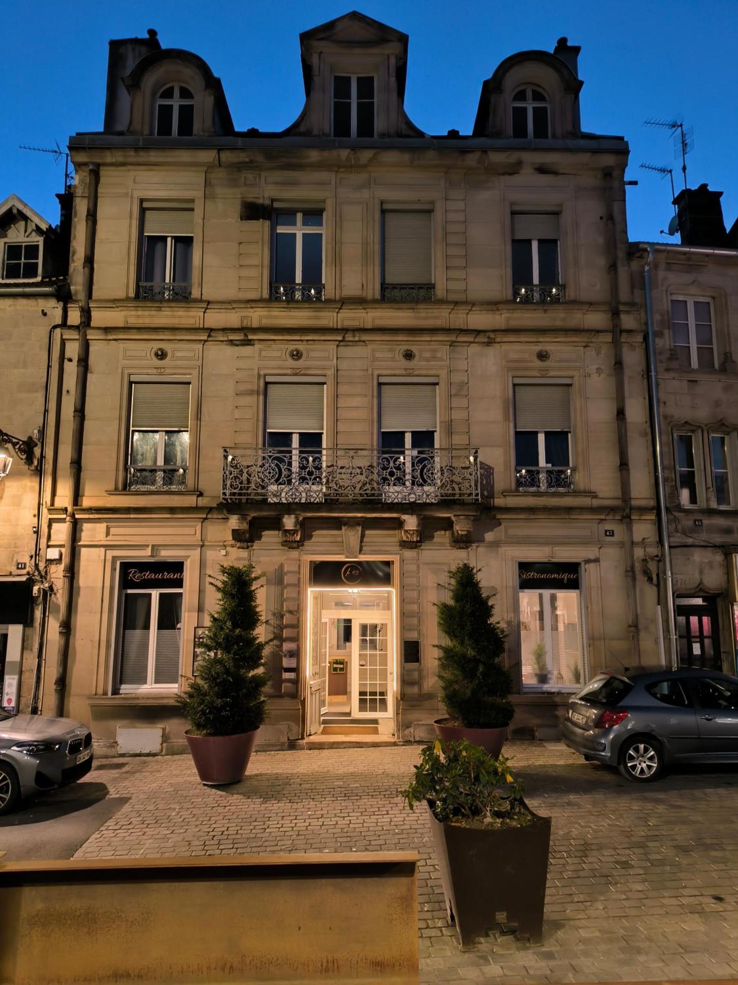 Le Napoleon Luxeuil-les-Bains Exterior foto
