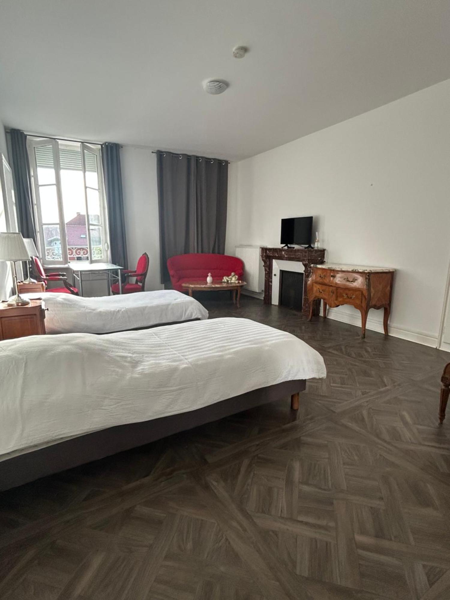 Le Napoleon Luxeuil-les-Bains Exterior foto